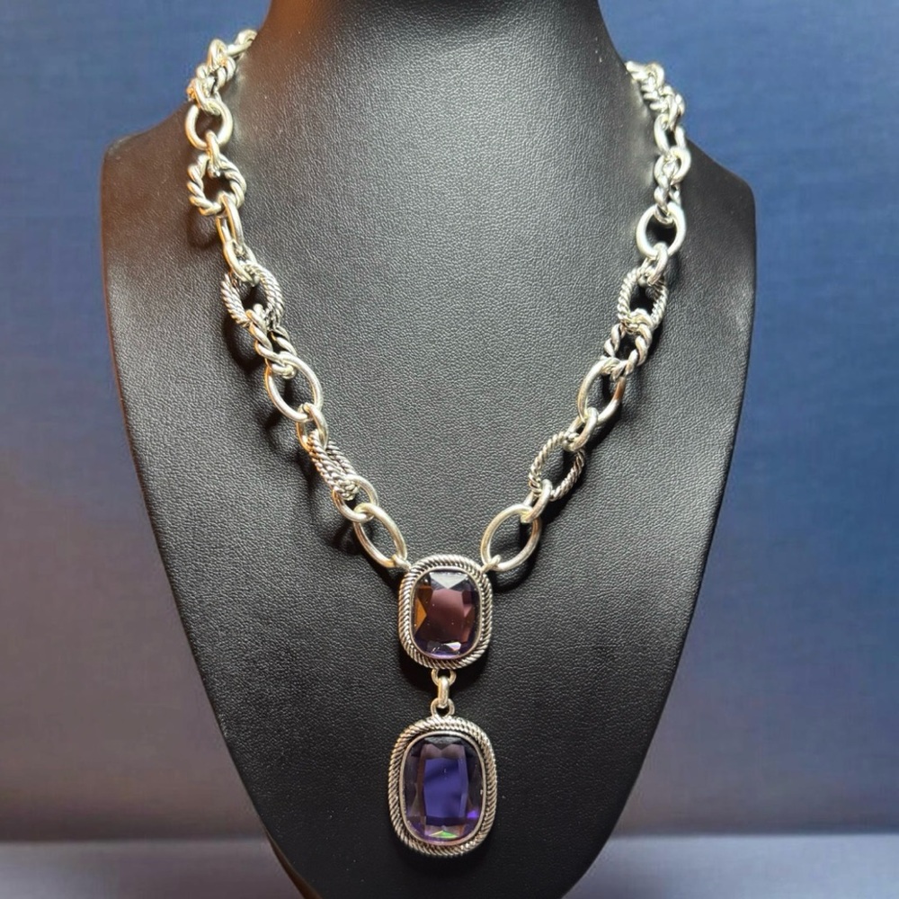 Elegant Silver and Purple Pendant Necklace